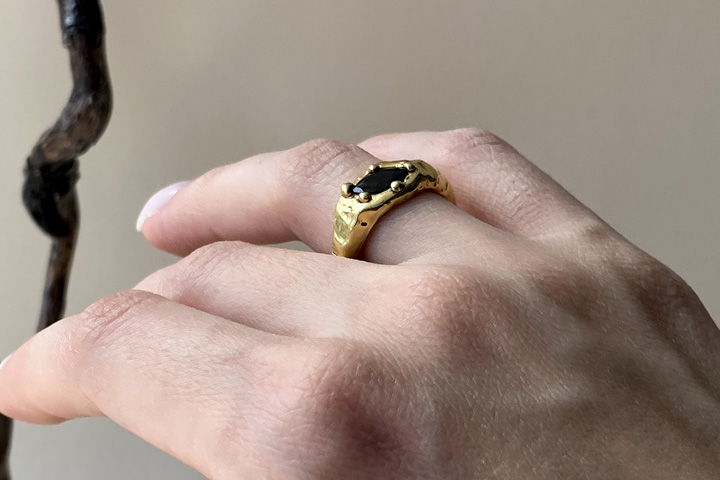 Кольцо «самородок» из бронзы  и черного агата - сертификат