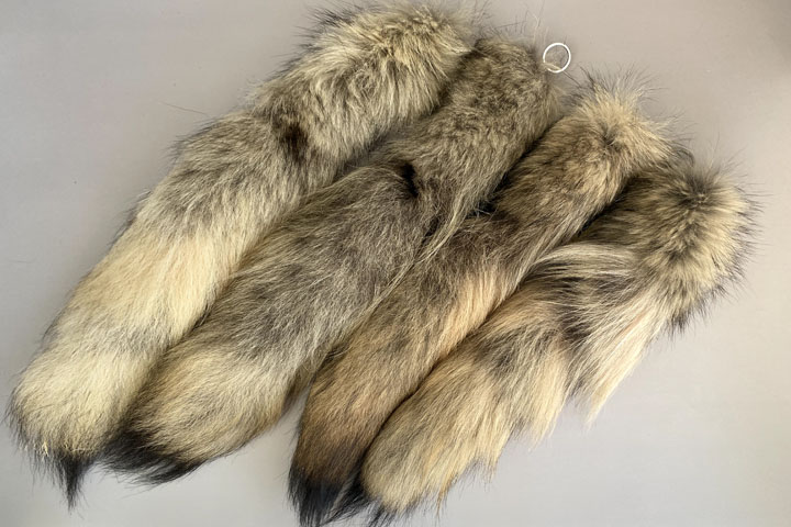 Хвост сибирского волка - брелок оберег - Брелки