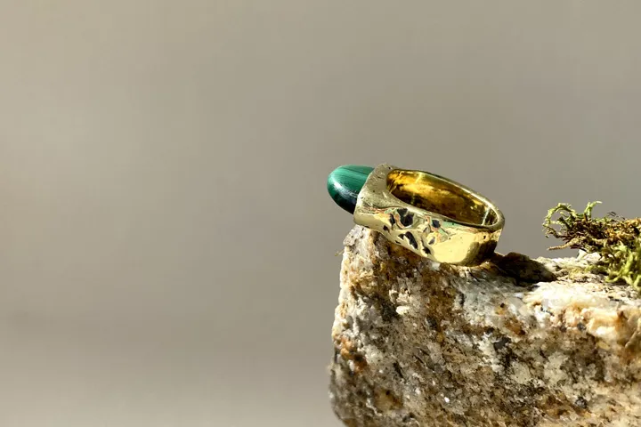 Кольцо «Царевна» из бронзы и малахита - Кольца